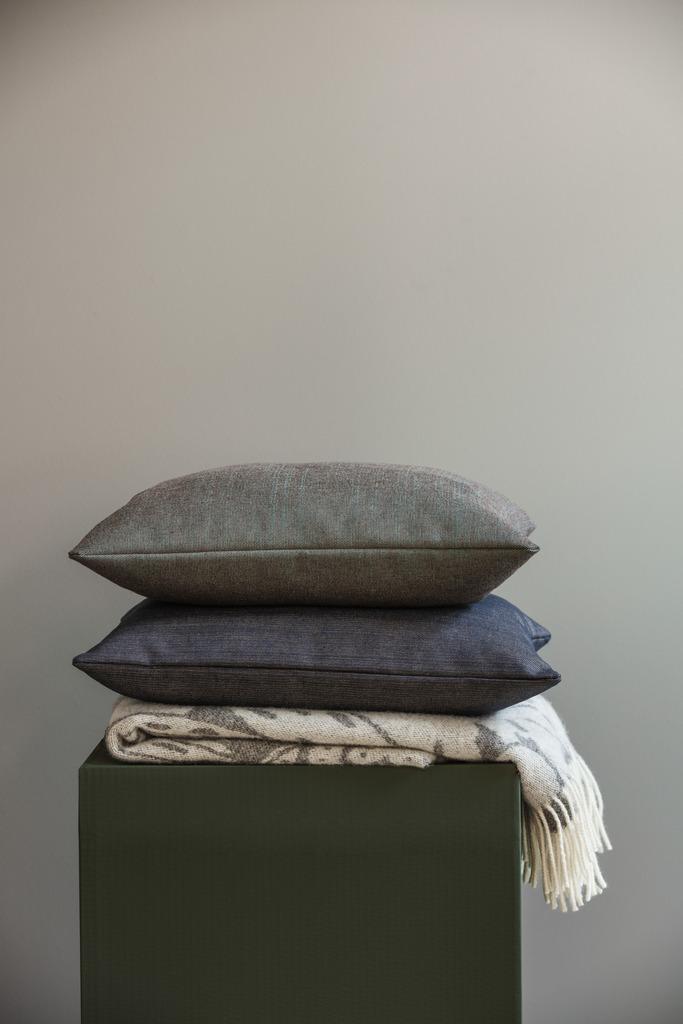 Alo Yoga Twist Cushion Cover Dark Blue Nature 50x50cm