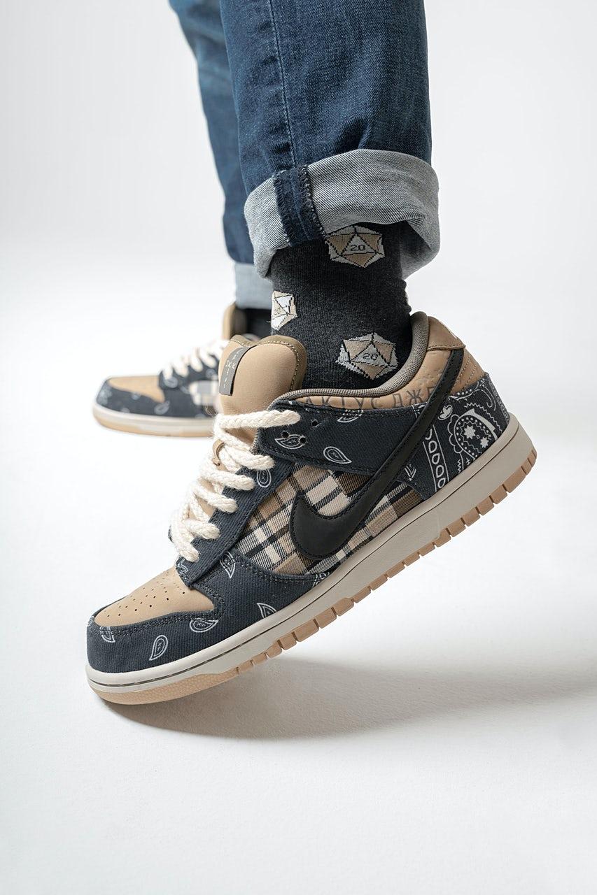 Alynn Yes They're Natural | D&D | D20 Black Sock