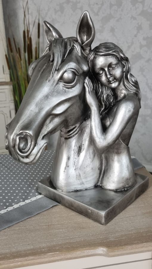 Ambiente Haus Horse Bust With Girl
