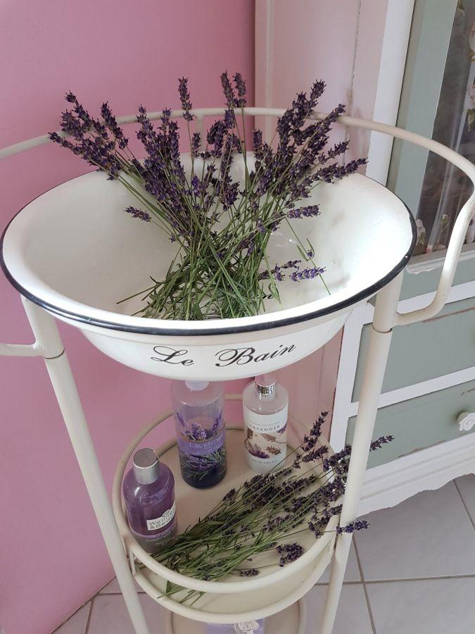 Ambiente Haus Wash Bowl With Round Stand