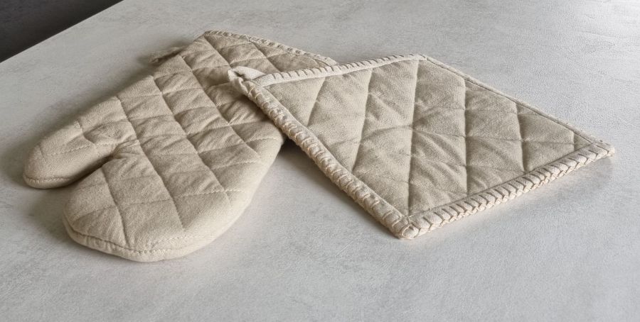 Ambiente Haus Beige Shades Oven Glove & Oven Cloth Set
