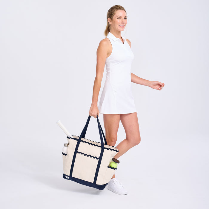 Ame & Lulu Scalloped Tennis Tote