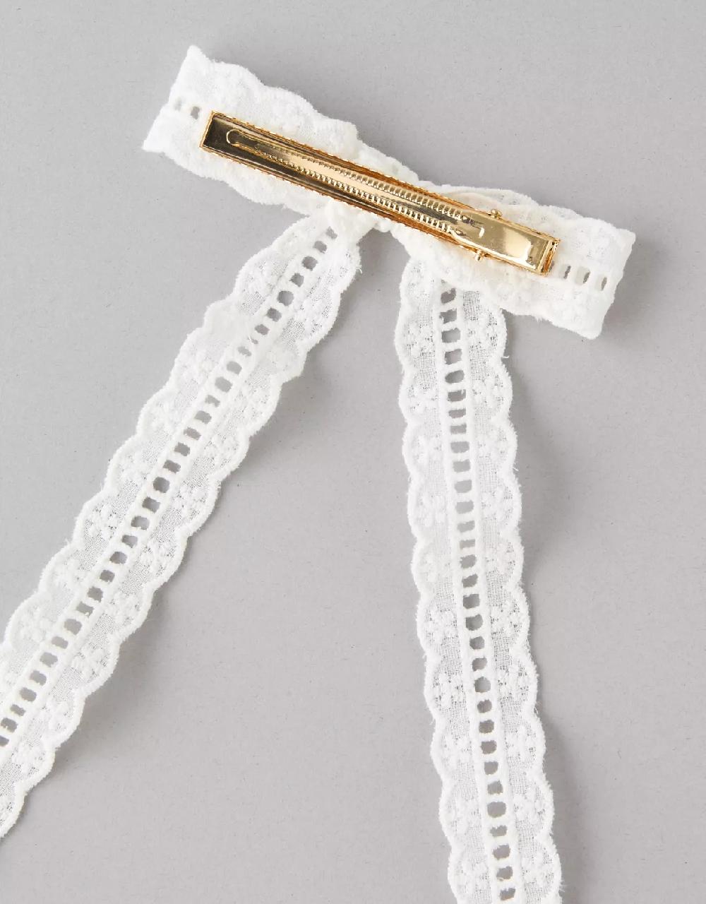 American Eagle AE Small Eyelet Bow