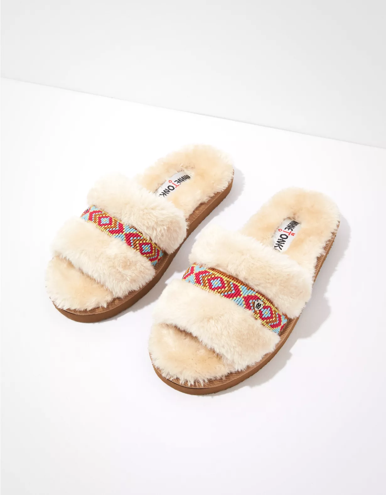 american eagle Minnetonka Women's London Slipper