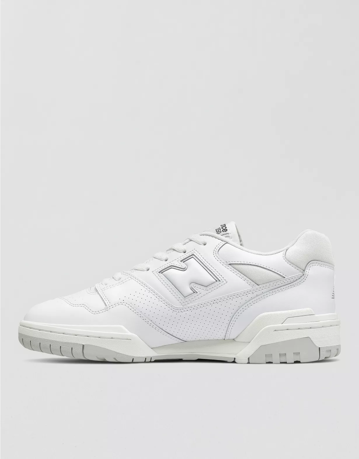 american eagle New Balance Men's 550 Sneaker