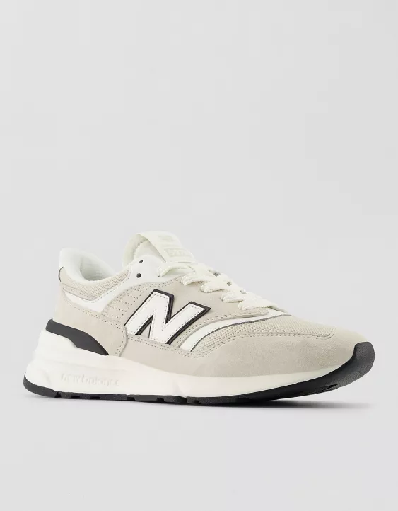 American Eagle New Balance Men's 997R Sneaker
