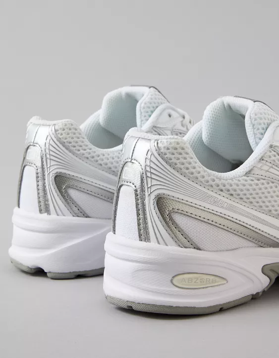 American Eagle New Balance Women's 740 Sneaker