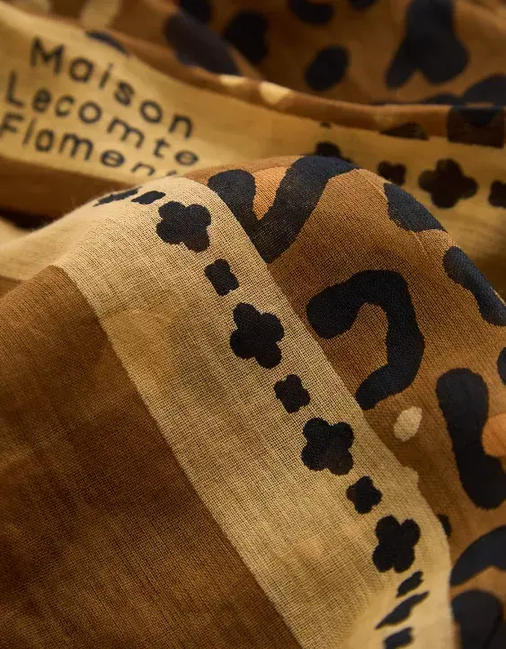 American Eagle Maison Lecomte Large Léo Camel Pareo Scarf