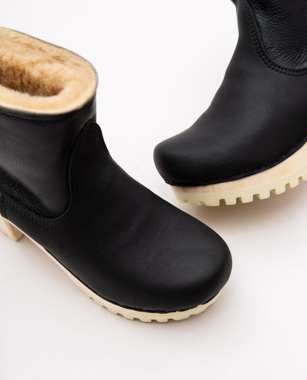 American Rag Cie 5" Pull On Shearling Clog Boot – American Rag Cie