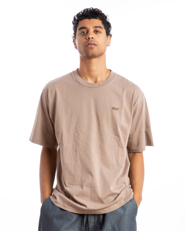 American Rag Cie The Staff Tee – American Rag Cie