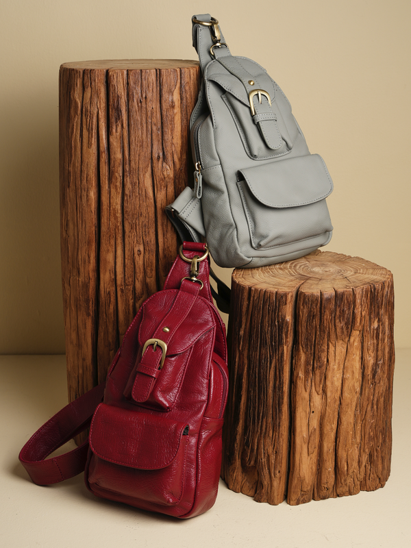 Amerileather Amerileather Grylls Petite Sling Purse (#707-012457)