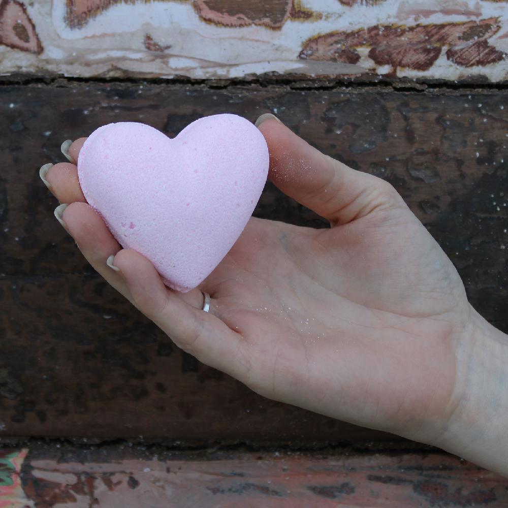 Ancient Wisdom 16x Love Heart Bath Bomb 70g - Bubblegum