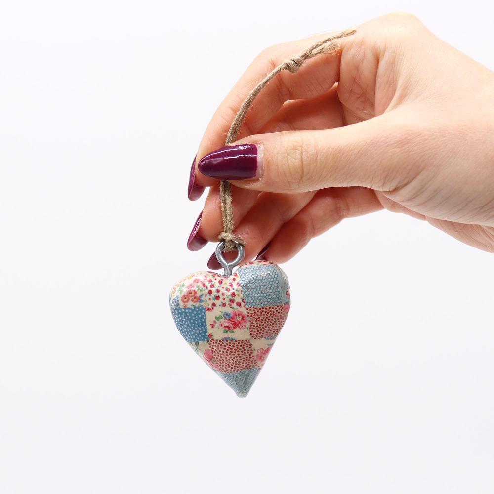 Ancient Wisdom 24x Small Decor Wood Hearts - Cheque Blue & Red (24)