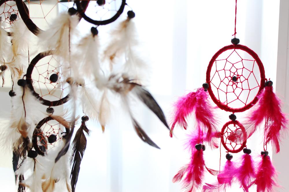 Ancient Wisdom 6x Bali Dreamcatchers - Small Heart - Black/White/Red