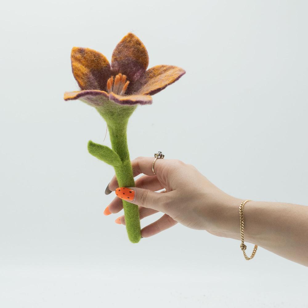 Ancient Wisdom 6x Felt Flowers - Lily (assorted Colours)