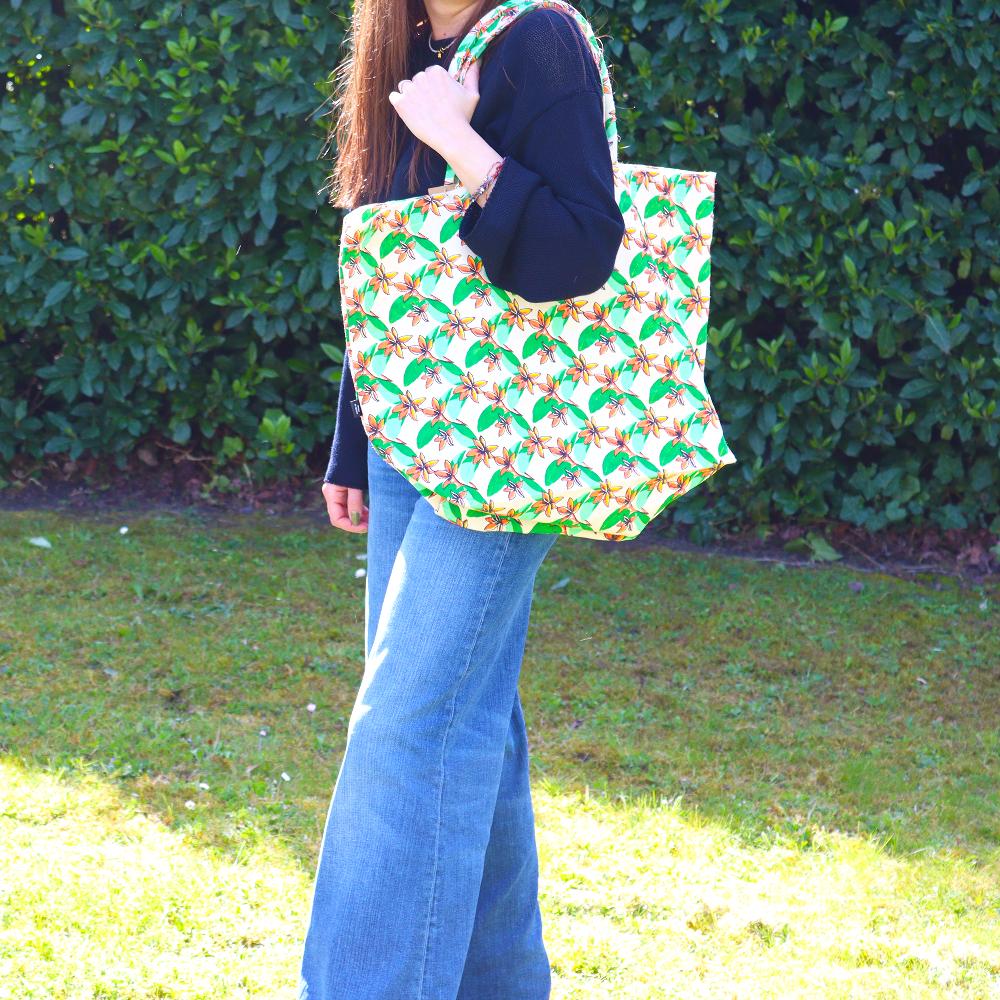 Ancient Wisdom Big Bright Bag - Frangipani
