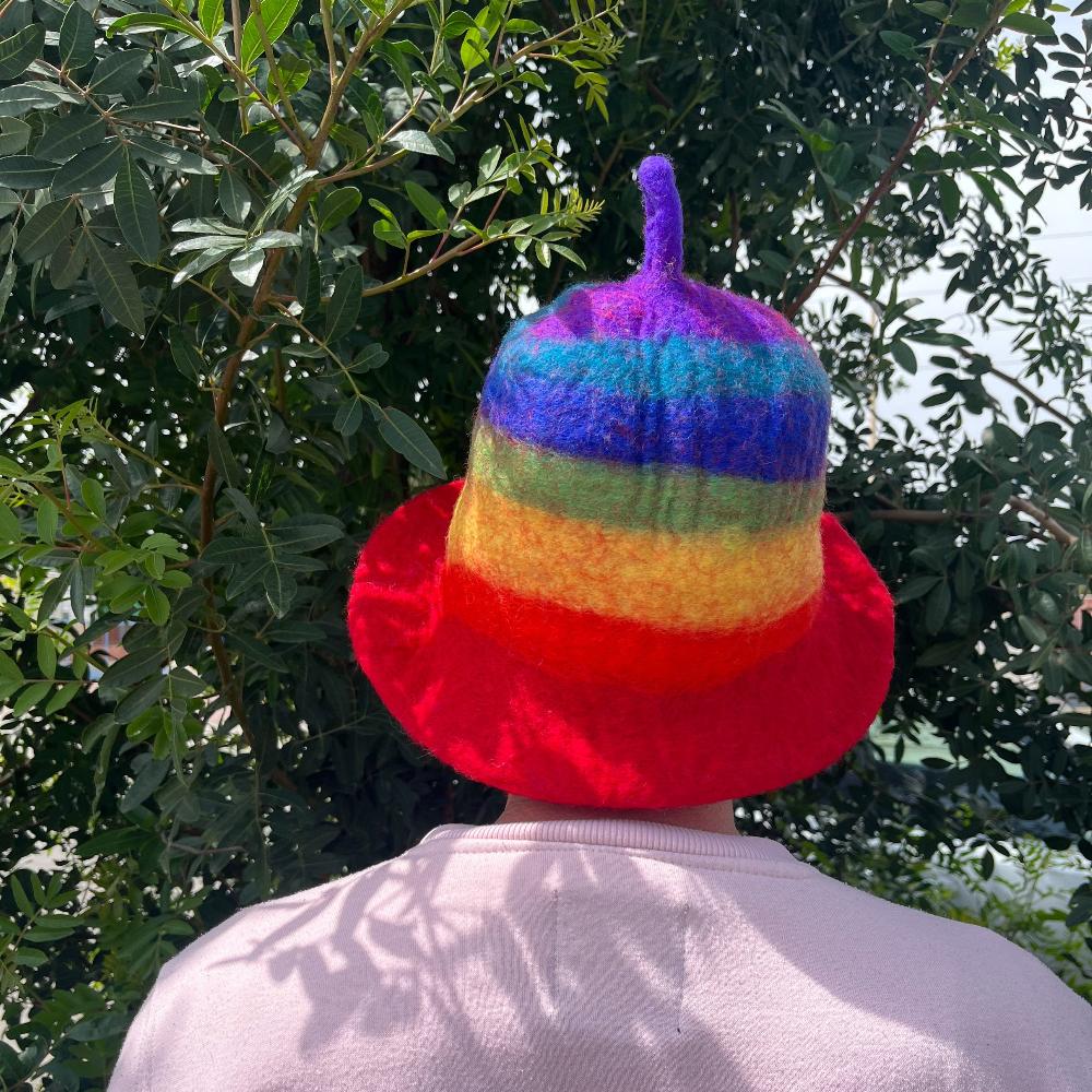 ancient wisdom Felted Sauna Bowl Hat - Rainbow