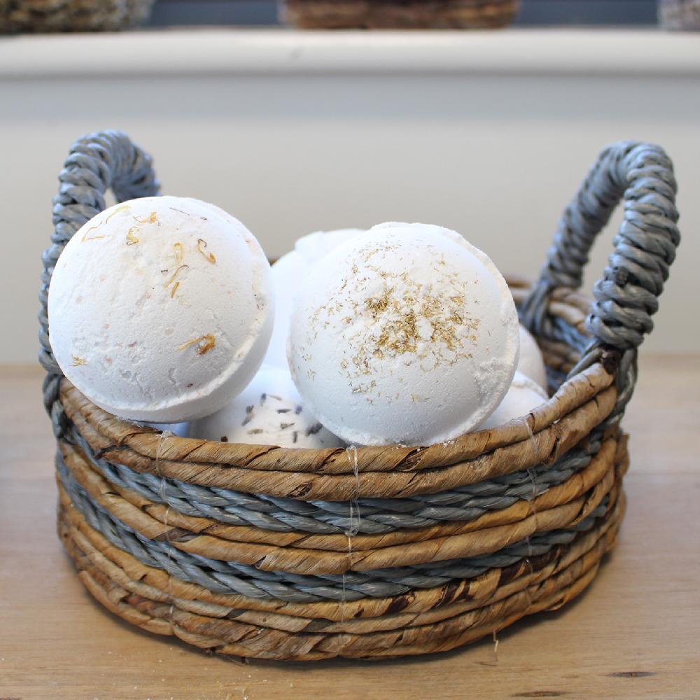 Ancient Wisdom Banana Leaf & Hitam Raffia Basket- Set Of 2