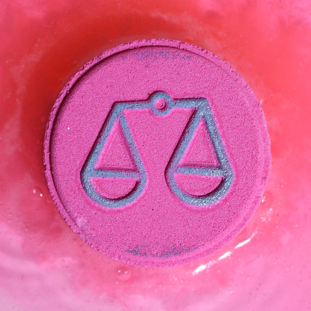 ancient wisdom Box of 2 Zodiac Bath Fizzers with Horoscope - Libra