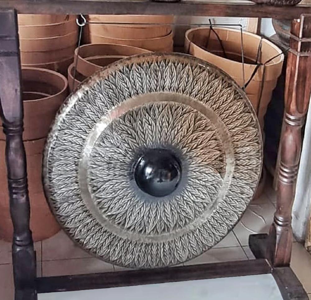 Ancient Wisdom Large Gong In Brown Antique Stand - 80cm - Black - Pattern
