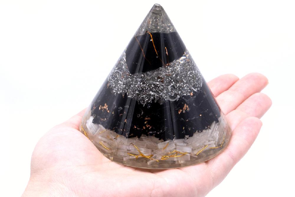 Ancient Wisdom Orgonite Cone - Selenite And Black Toumaline Copper - 90 Mm