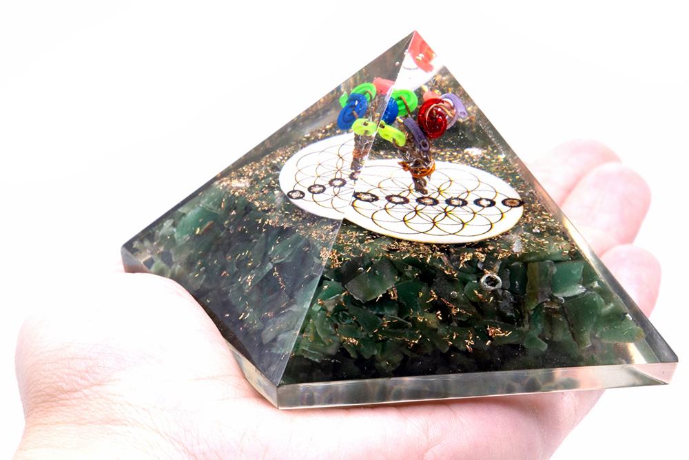 Ancient Wisdom Orgonite Pyramid - Green Acewnturine Nd Flower Of Life - 70 Mm