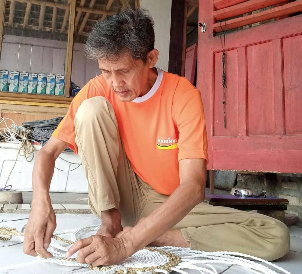 Ancient Wisdom Oval Seagrass Black White & Tan - Classic - 60x120cm