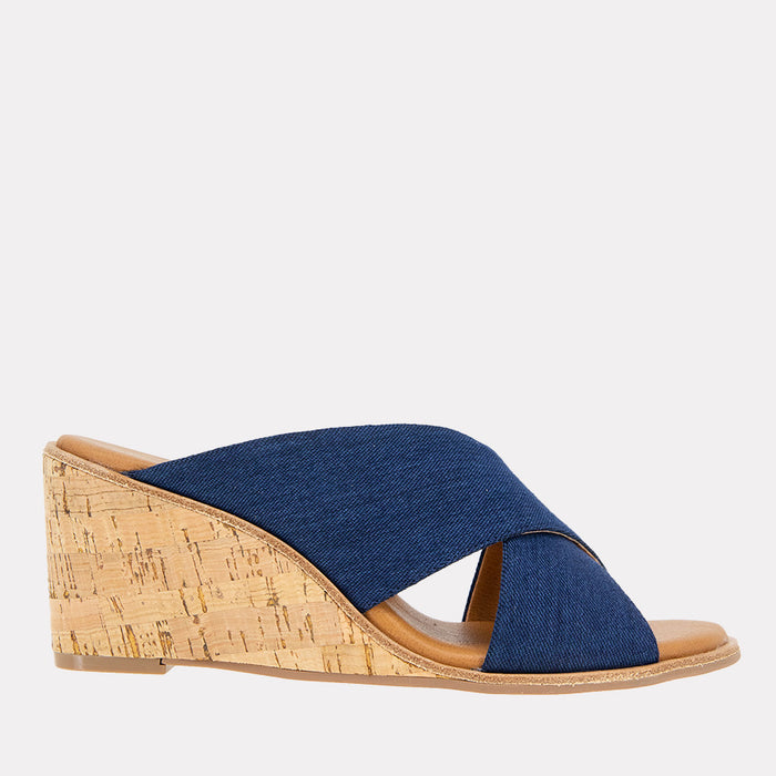 André Assous Bryana Featherweights Wedge