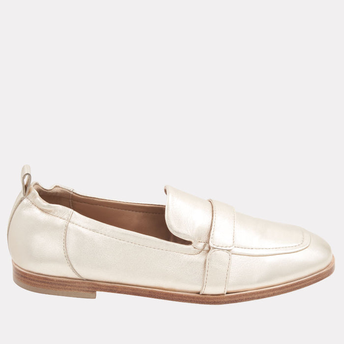 andré assous Cedar Featherweights Metallic Loafer