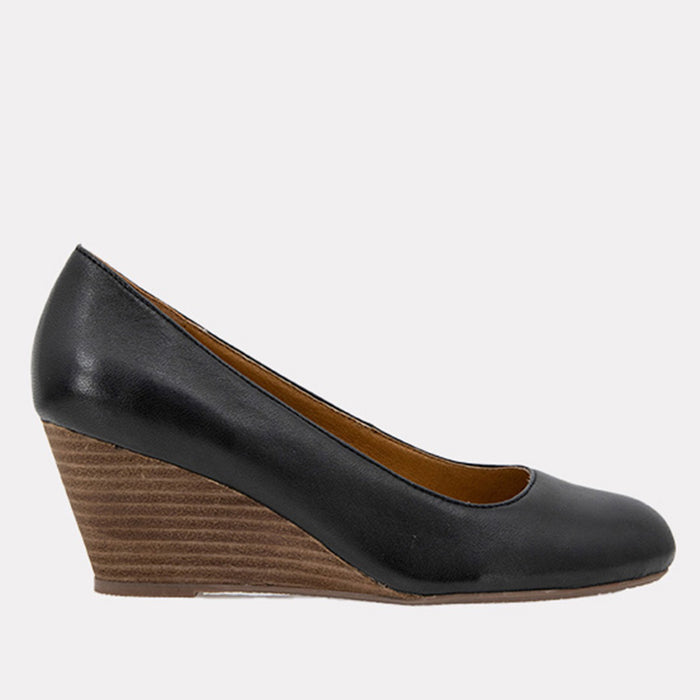 andré Assous Khloe Leather Featherweights™ Wedge