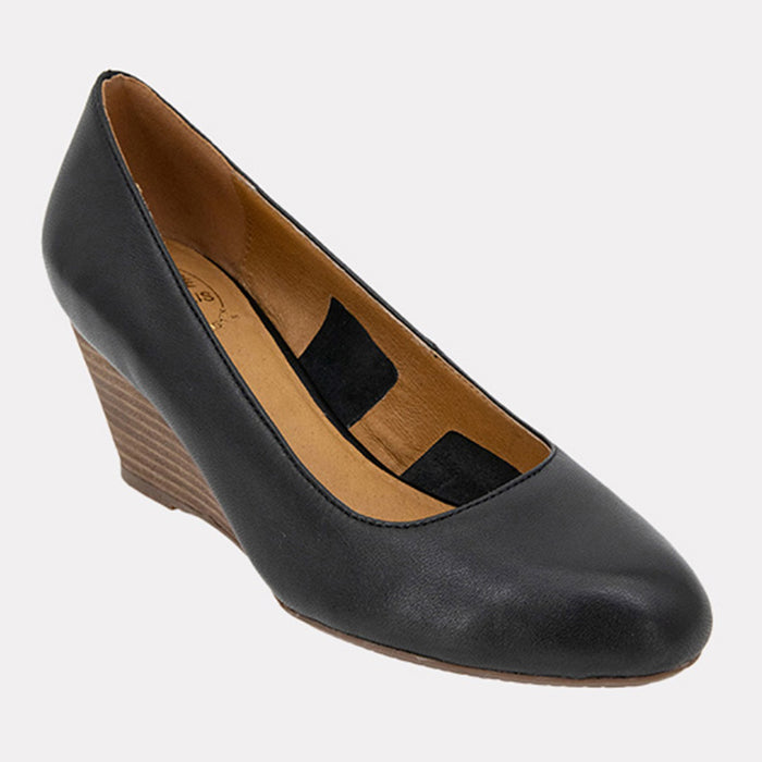 andré Assous Khloe Leather Featherweights™ Wedge