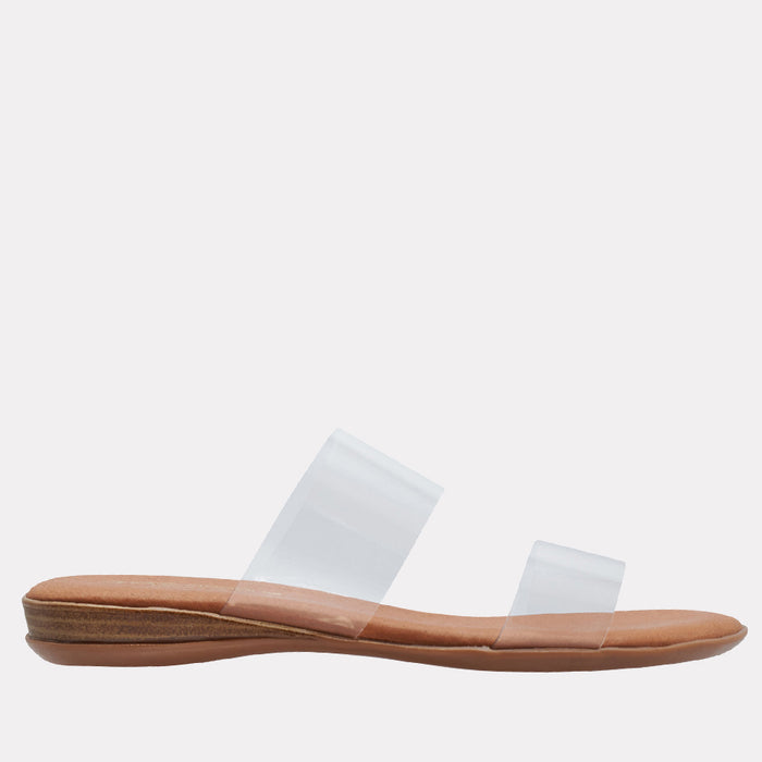 andré assous Narice Featherweights™ Sandal