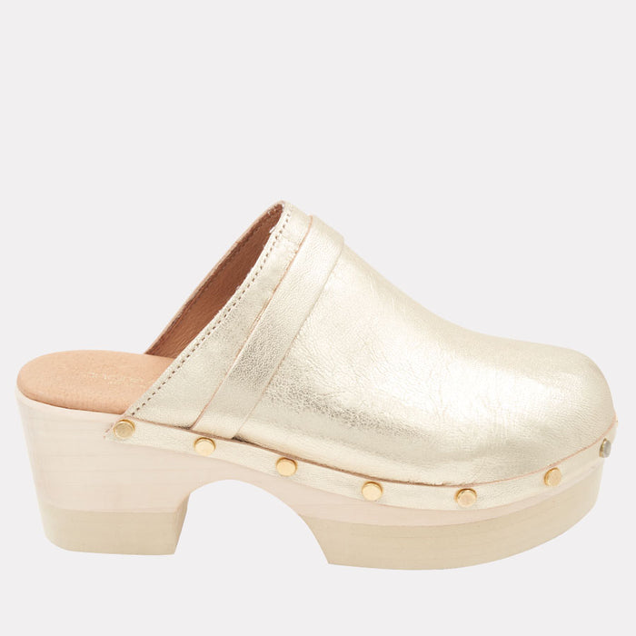 andré assous Olivia Featherweights™ Metallic Clog