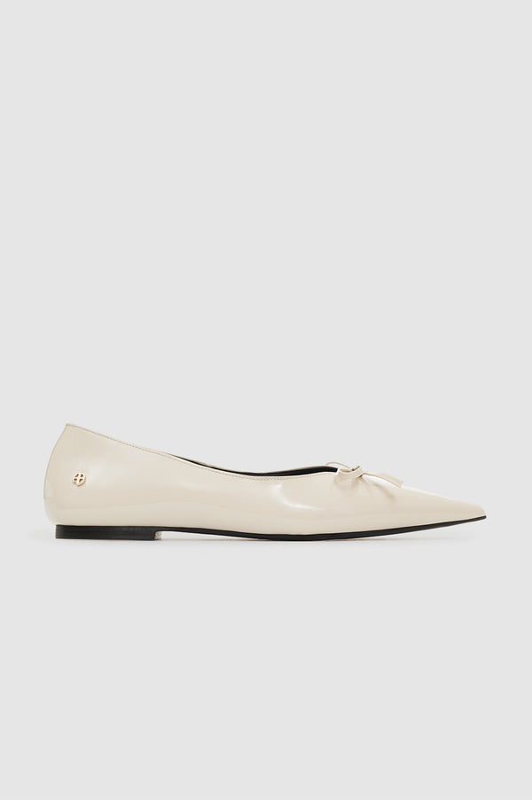 anissa kermiche Hilda Flats - Bone Patent