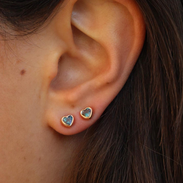 Anita Ko BEZELED HEART ALEXANDRITE STUDS