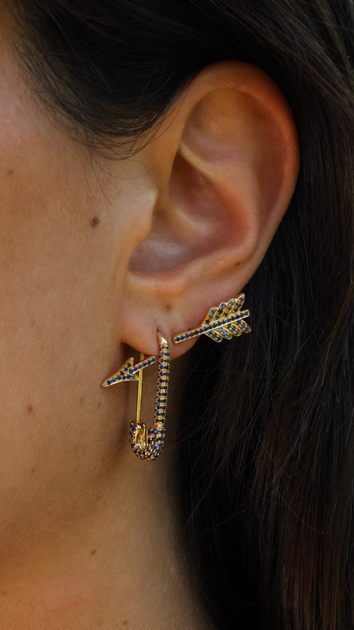 Anita Ko BLUE SAPPHIRE SINGLE ARROW EARRING