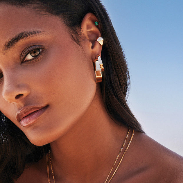 Anita Ko ROUND EMERALD STUDS