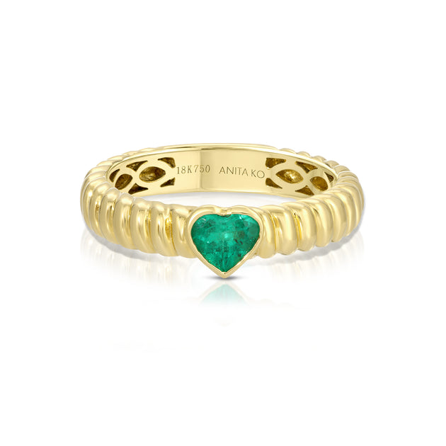 anita ko THIN ZOE RING WITH EMERALD HEART