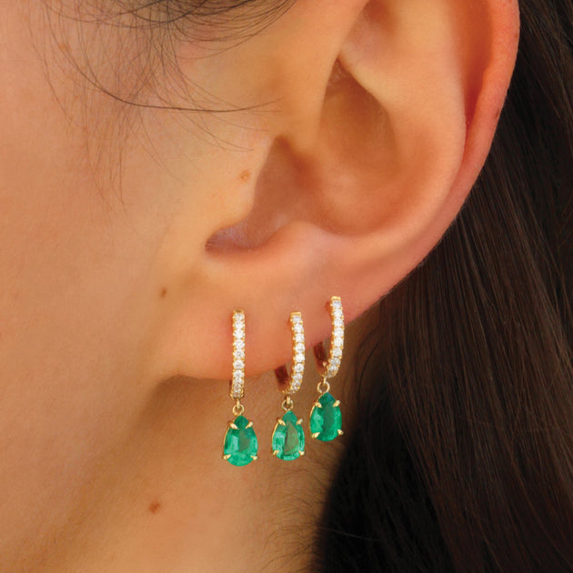 Anita Ko SINGLE DIAMOND HUGGIE WITH PEAR-SHAPED EMERALD DROP