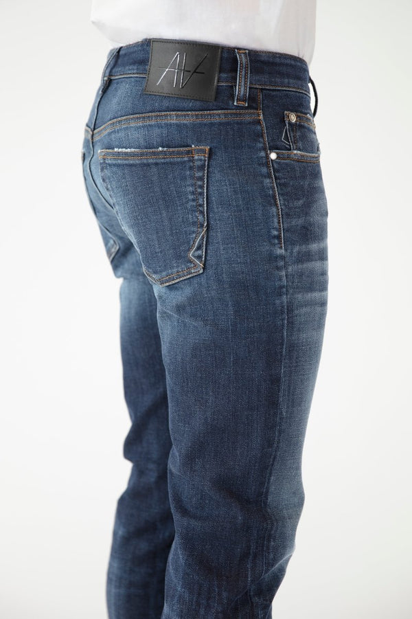 Aniven KADEN / Dark Worn