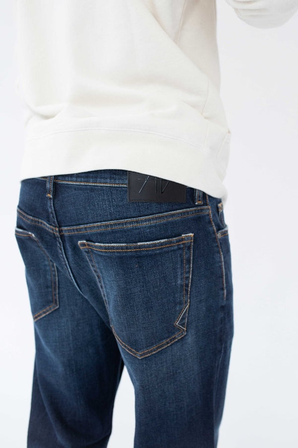 Aniven NEVIN / Dark Worn