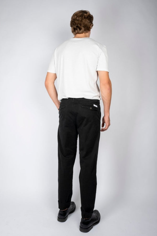 Aniven SLOUCHY CHINO / Stone Garment Dyed Black