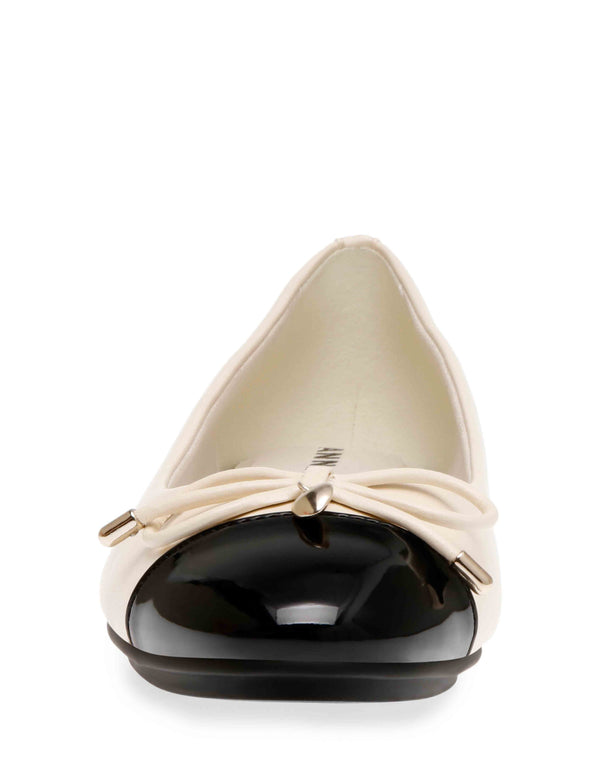 Anne Klein Luci Flat Off-White / Black