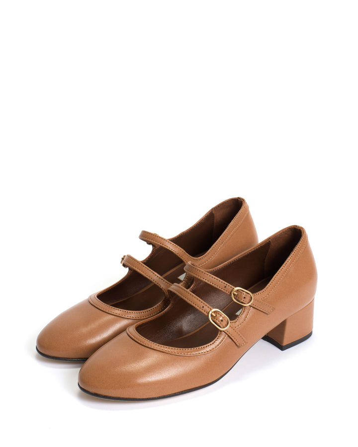 Anonymous Copenhagen Balie 40 Shiny Lamb Caramel