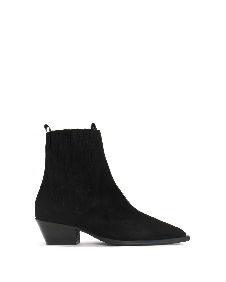 anonymous copenhagen Hachi Calf suede Black