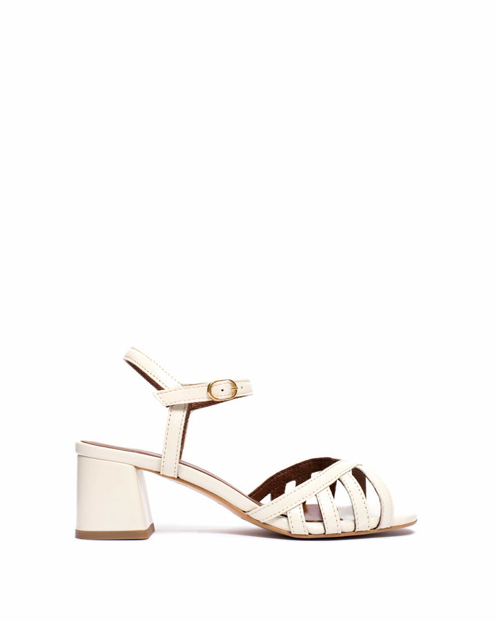 anonymous copenhagen Issi 55 Shiny lamb White sand