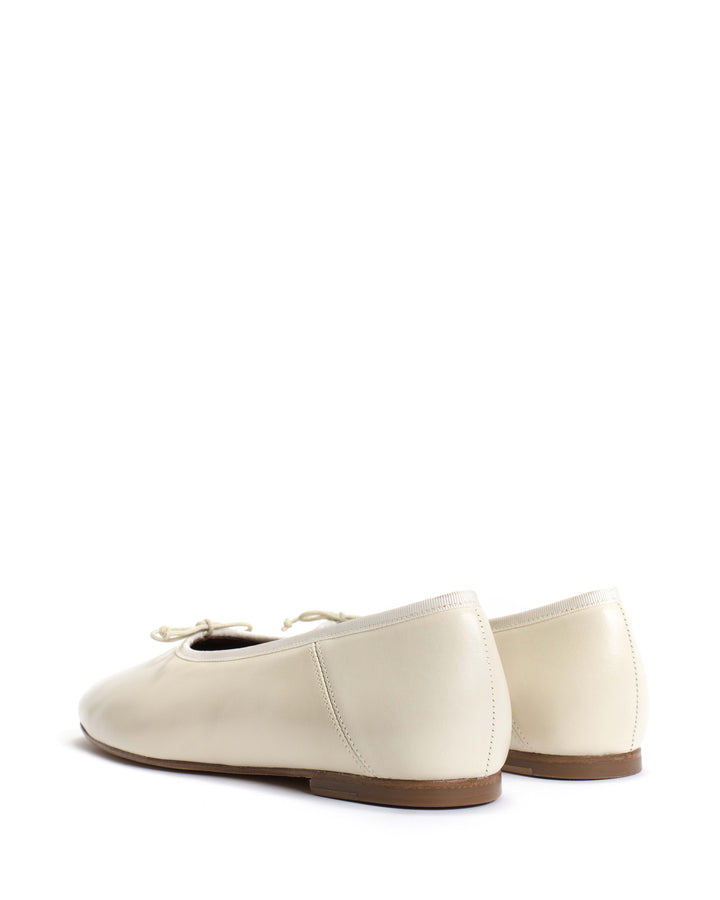 Anonymous Copenhagen Sacha Shiny Lamb White Sand