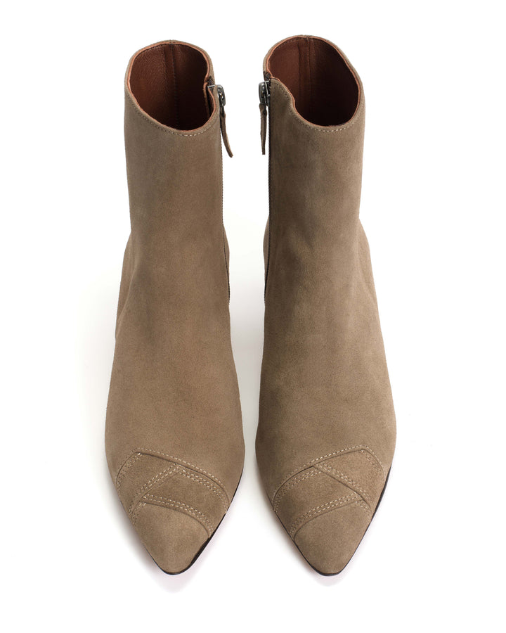 Anonymous Copenhagen Avy 40 Stiletto Calf Suede Mushroom