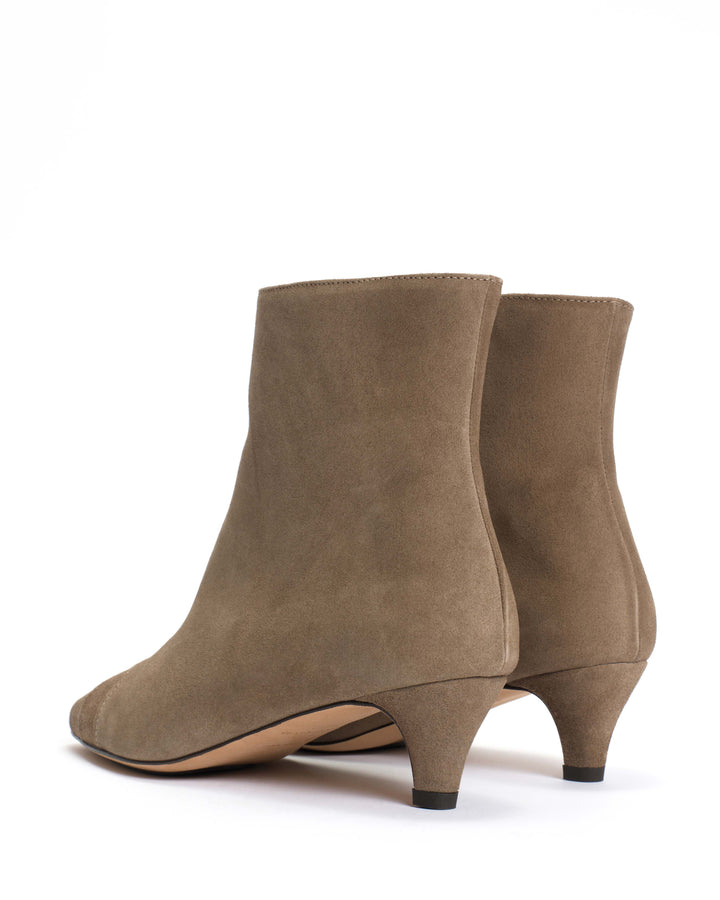 Anonymous Copenhagen Avy 40 Stiletto Calf Suede Mushroom