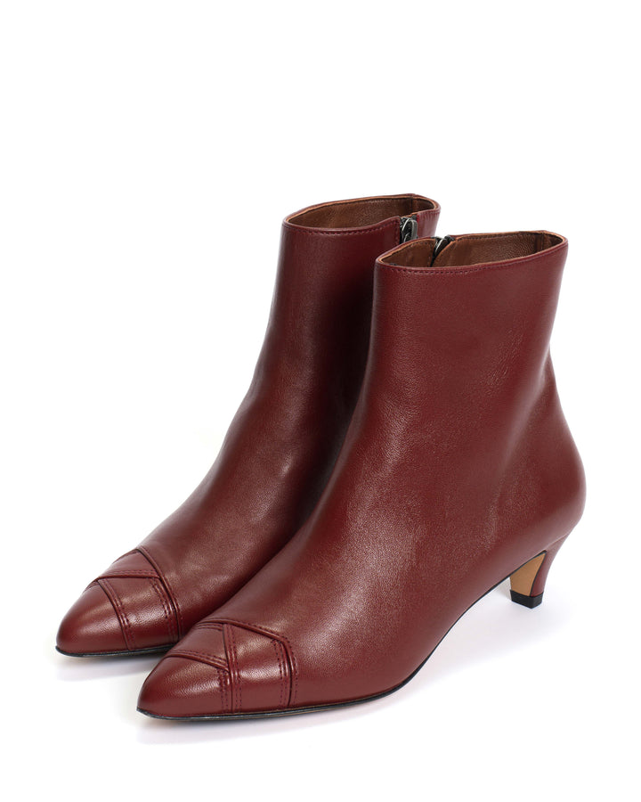 Anonymous Copenhagen Avy 40 Stiletto Silky Calf Pomegranate